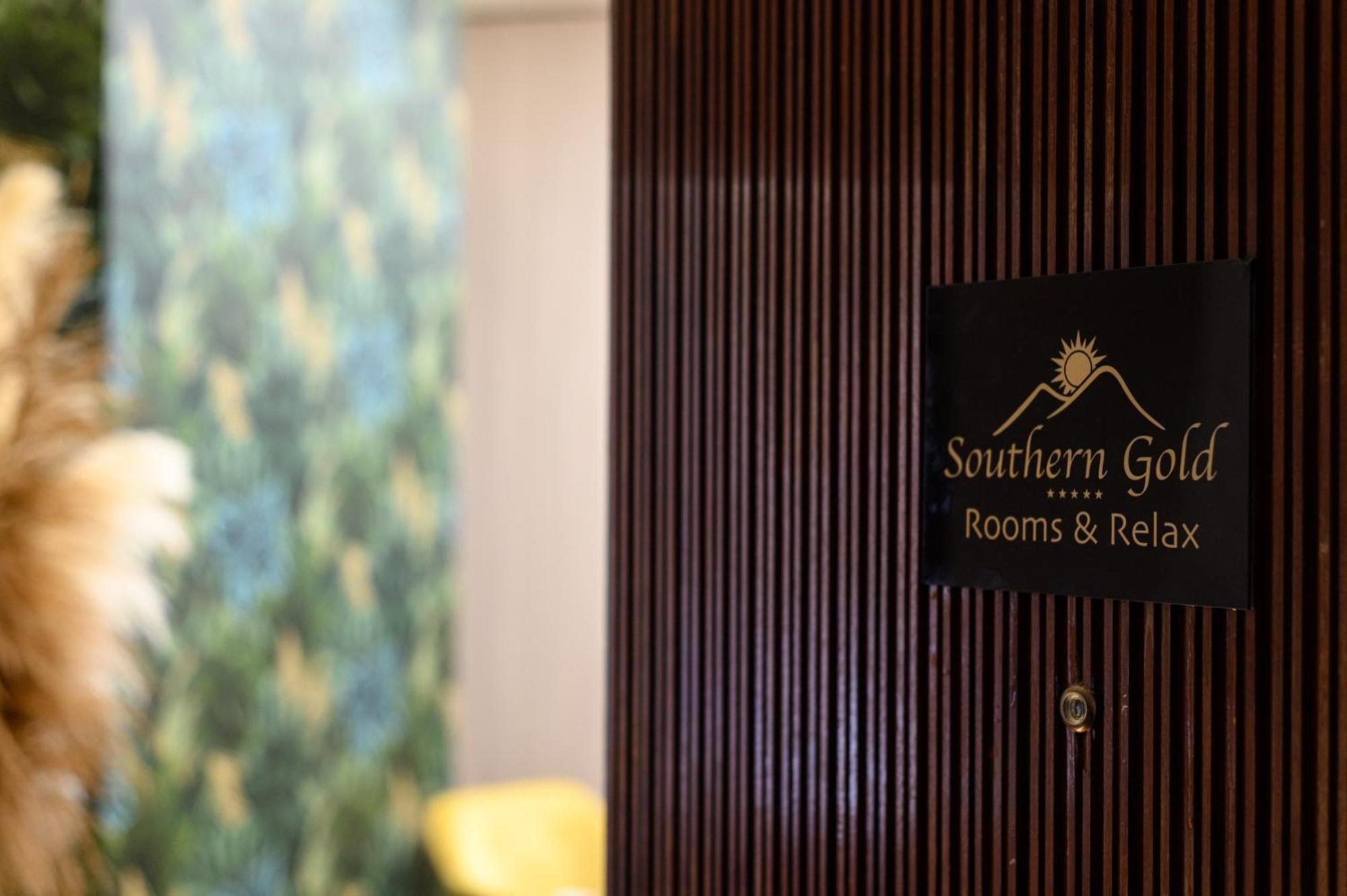Southern Gold Naples Luaran gambar